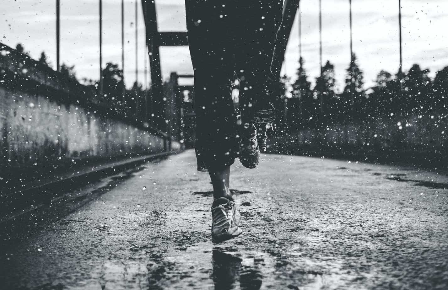 לרוץ בגשם: גרבי הריצה הטובים ביותר לריצה בגשם